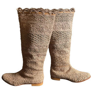 NWOT Le Silla Womens Lace Tall Boots Side Zip Round Toe Size 7US Tan